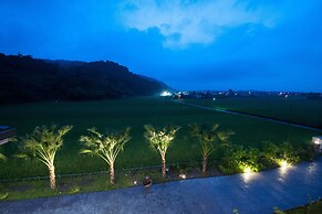 Barefoot and Breakfast