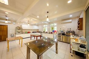 Barefoot and Breakfast