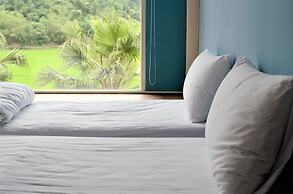 Barefoot and Breakfast