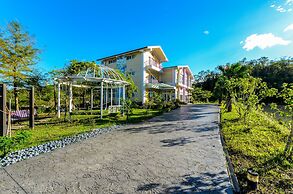 Barefoot and Breakfast