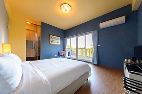 Barefoot and Breakfast