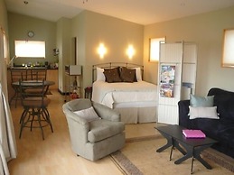 Yellowstone River Lodge