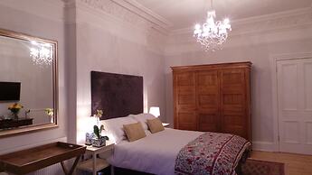 Antler Guest House