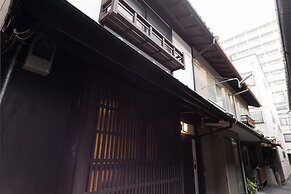 'Kakishibu-an' Machiya Holiday House