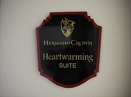 Hermann Crown Suites