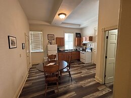 Hermann Crown Suites