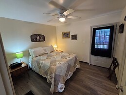 Hermann Crown Suites