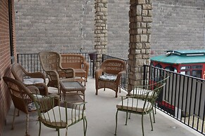 Hermann Crown Suites