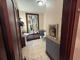 Hermann Crown Suites