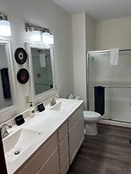 Hermann Crown Suites