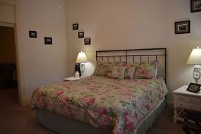 Hermann Crown Suites