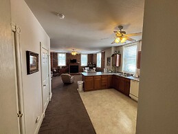 Hermann Crown Suites