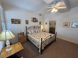 Hermann Crown Suites