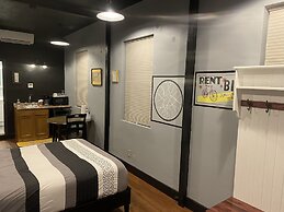 Hermann Crown Suites
