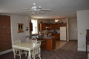 Hermann Crown Suites