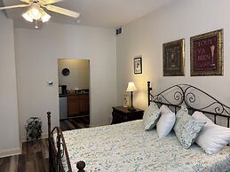 Hermann Crown Suites