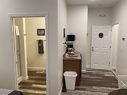 Hermann Crown Suites