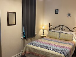 Hermann Crown Suites