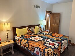 Hermann Crown Suites