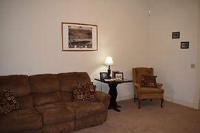 Hermann Crown Suites