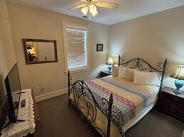 Hermann Crown Suites
