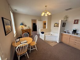 Hermann Crown Suites