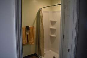 Hermann Crown Suites
