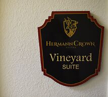 Hermann Crown Suites