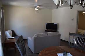 Hermann Crown Suites