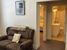 Hermann Crown Suites