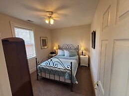 Hermann Crown Suites