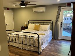Hermann Crown Suites