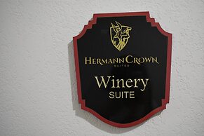 Hermann Crown Suites