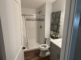 Hermann Crown Suites