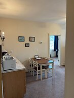 Hermann Crown Suites