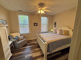 Hermann Crown Suites