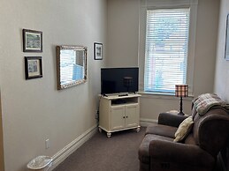 Hermann Crown Suites