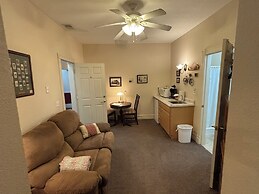 Hermann Crown Suites