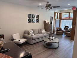 Hermann Crown Suites