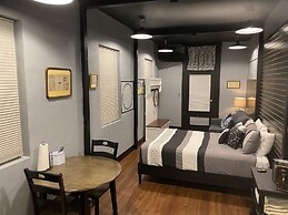 Hermann Crown Suites