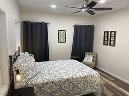 Hermann Crown Suites