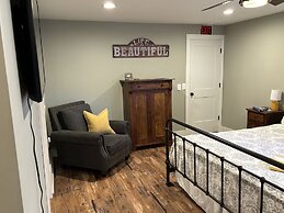 Hermann Crown Suites
