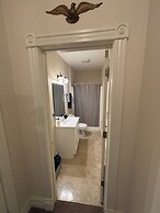 Hermann Crown Suites