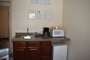 Hermann Crown Suites
