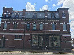 Hermann Crown Suites
