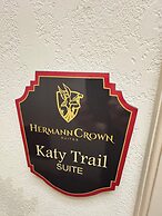 Hermann Crown Suites