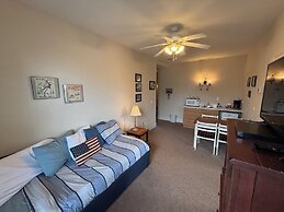 Hermann Crown Suites