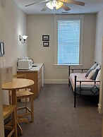 Hermann Crown Suites