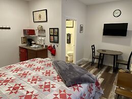 Hermann Crown Suites