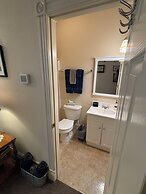 Hermann Crown Suites